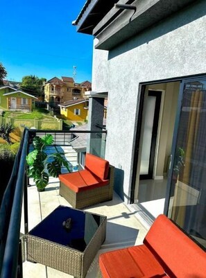 Terrace/patio - Villa Di-Nae, The luxury getaway (Florence Hall Village)