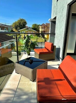 Property grounds - Villa Di-Nae, The luxury getaway (Florence Hall Village)