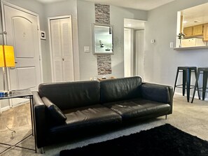 Living area - Apartment at Universal Studios (Orlando)