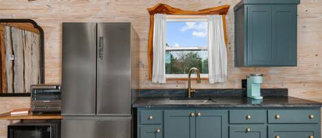 Frigorífic, microones, forn i placa de cuina