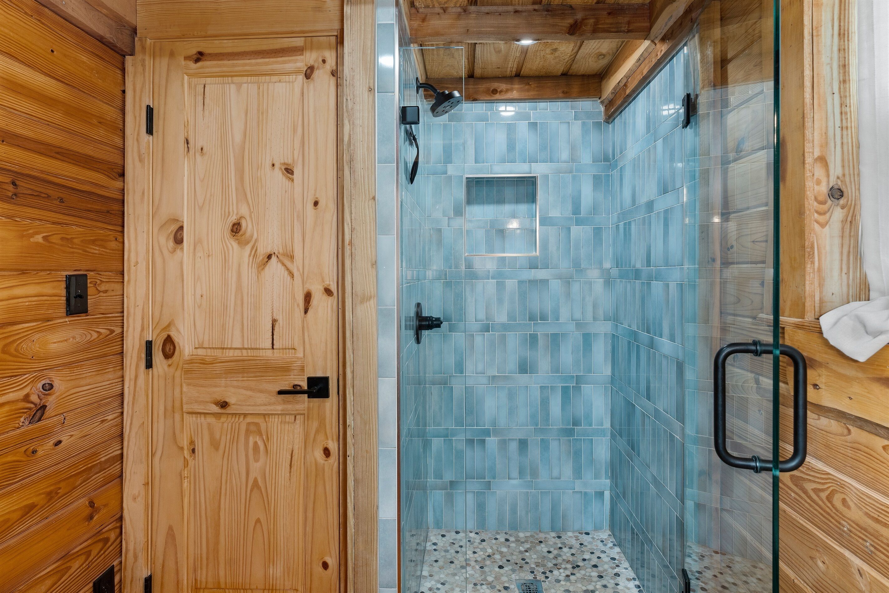 Douche, serviettes fournies
