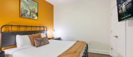 4 slaapkamers, een strijkplank/strijkijzer, wifi, beddengoed