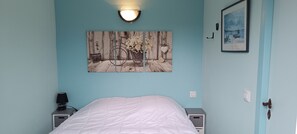 1 habitación, tabla de planchar con plancha y wifi gratis 