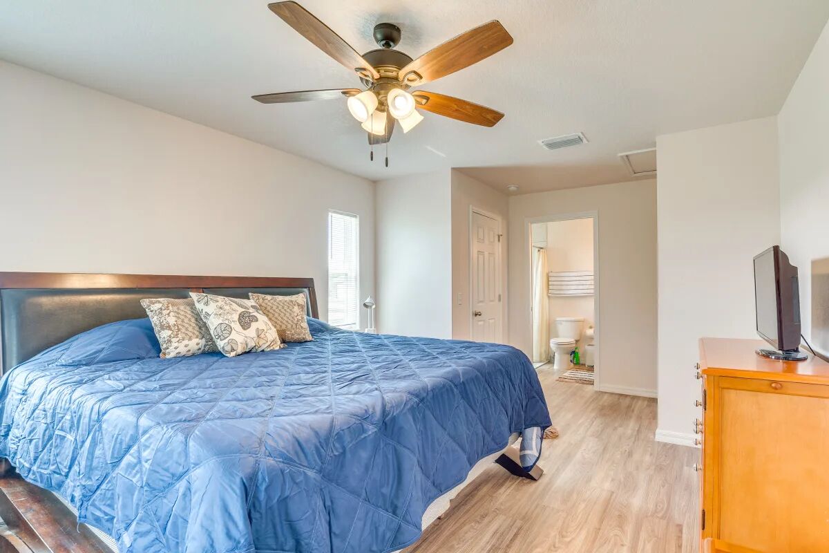 3 bedrooms, desk, iron/ironing board, WiFi