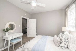 Talo, useita sänkyjä, patio, näköala puutarhaan | 6 makuuhuonetta, yksilöllisesti sisustettu, yksilöllisesti kalustettu