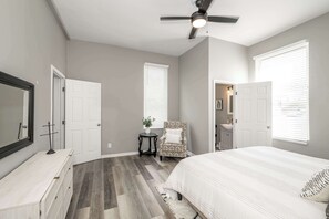 Rumah, Beberapa Tempat Tidur, patio, pemandangan kebun | 6 kamar tidur dan didekorasi berbeda-beda