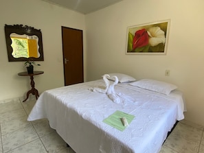 Ropa de cama de alta calidad, minibar y cortinas blackout 
