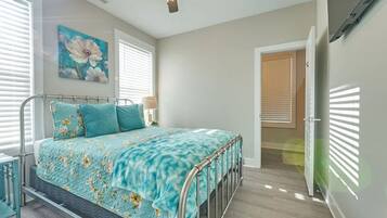 Cottage | 4 bedrooms, individually decorated, individually furnished