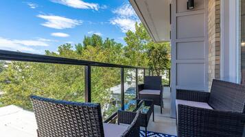 Apartemen Mewah | Balkon