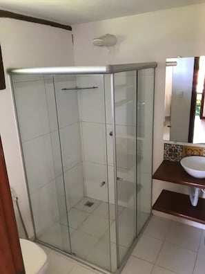 Shower, towels, soap, shampoo - Casa IMUA - Barra Grande (Barra Grande Maraú)