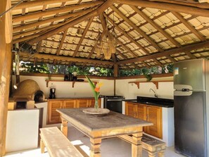 Outdoor dining - Casa IMUA - Barra Grande (Barra Grande Maraú)