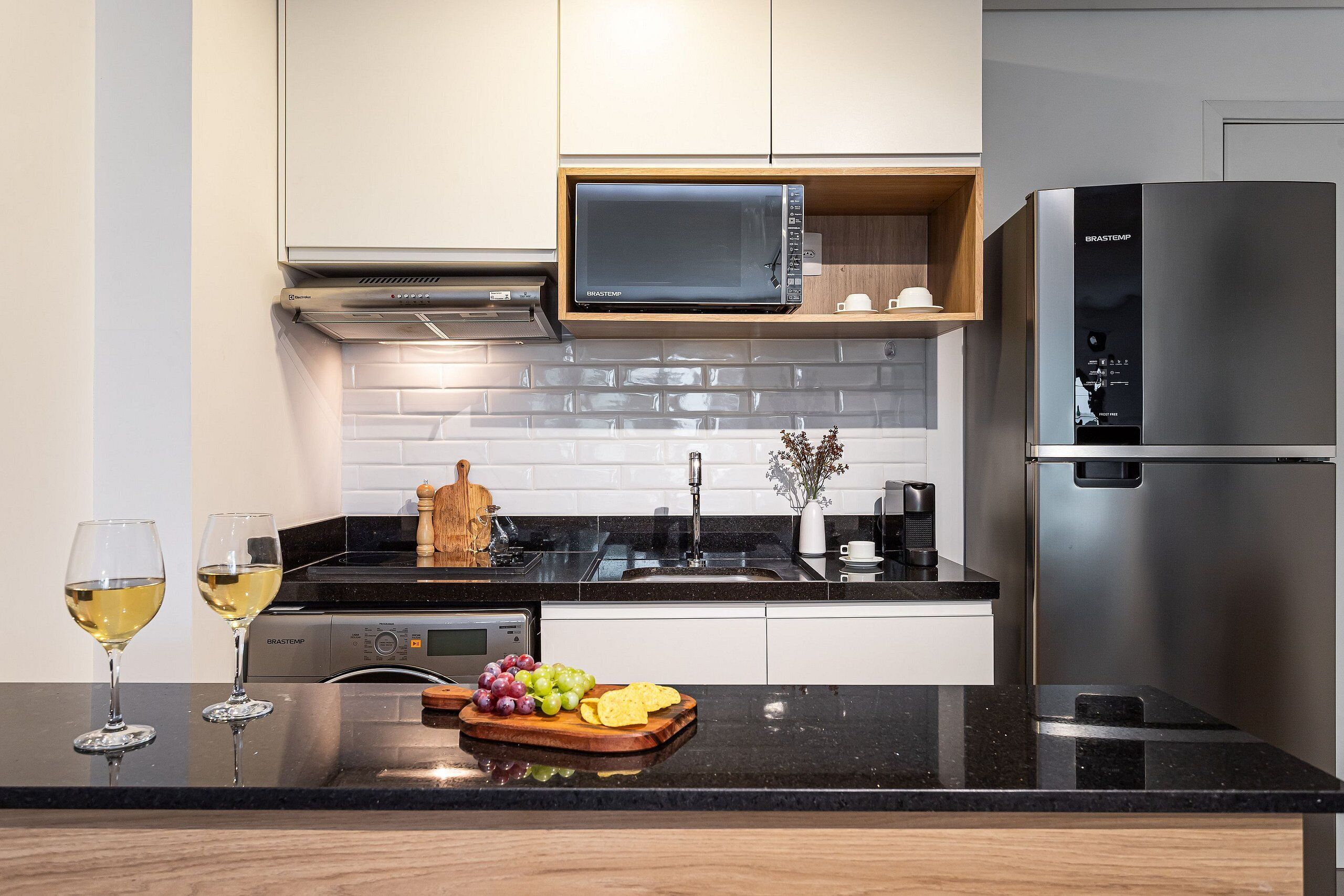 Estúdio luxo | Cozinha privada | Geladeira, micro-ondas, cooktop, máquina de café expresso