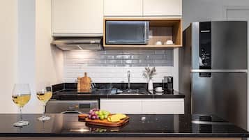 Deluxe-Studio | Eigene Küche | Kühlschrank, Mikrowelle, Herdplatte, Espressomaschine