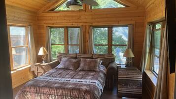 3 chambres, fer et planche à repasser, Wi-Fi, draps fournis