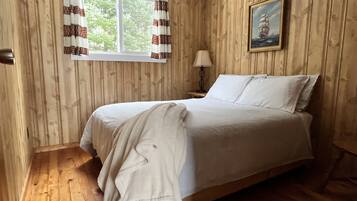 2 bedrooms, individually decorated, individually furnished