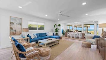 Smart TV, livros, aparelho de som, impressoras