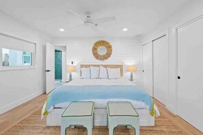 4 bedrooms, desk, iron/ironing board, travel cot