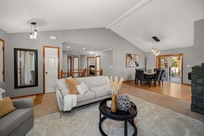 TV, fireplace, stereo