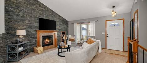 TV, fireplace, stereo