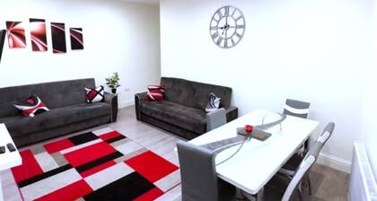 Stunning x2 bedroom apartment ** free parking and Wi-Fi