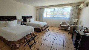 Unclassified image, 4 of 11, button - Twin room in Coronado Luxury Club & Suites (Las Lajas)
