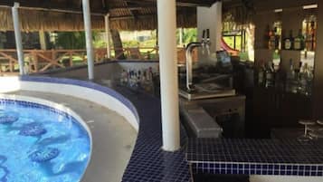 Poolbar