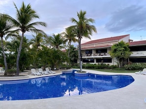 2 outdoor pools - Family room in Coronado Luxury Club & Suites (Las Lajas)