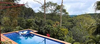 Hummingbird House/Casa de Colibri