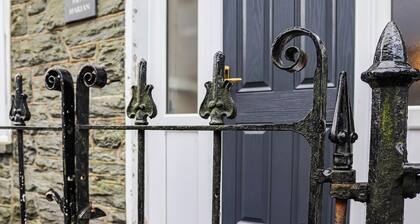 6 bedroom accommodation in Blaenau Ffestiniog