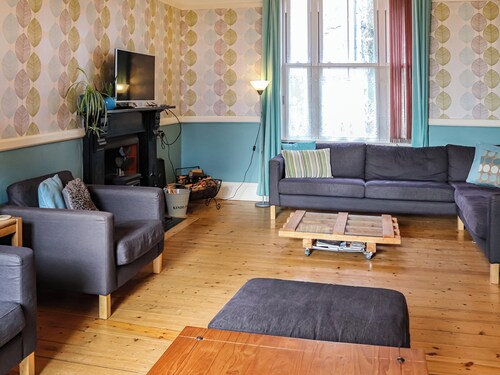 6 bedroom accommodation in Blaenau Ffestiniog
