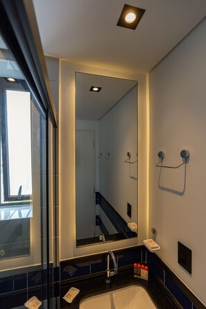Comfort Apartment 102 | Bathroom - B.Homy - Mercúrio Consolação (São Paulo)