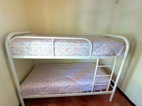 4 Schlafzimmer, Bügeleisen/Bügelbrett, kostenloses WLAN, Bettwäsche