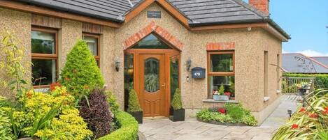 Fachada de la propiedad