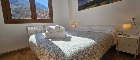 2 bedrooms, free WiFi, bed sheets