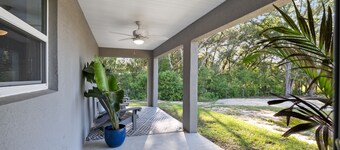 Newly Built Tranquil Retreat on Smith Lake