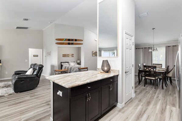 4 bedrooms, WiFi, bed sheets