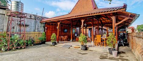 Bagian depan properti