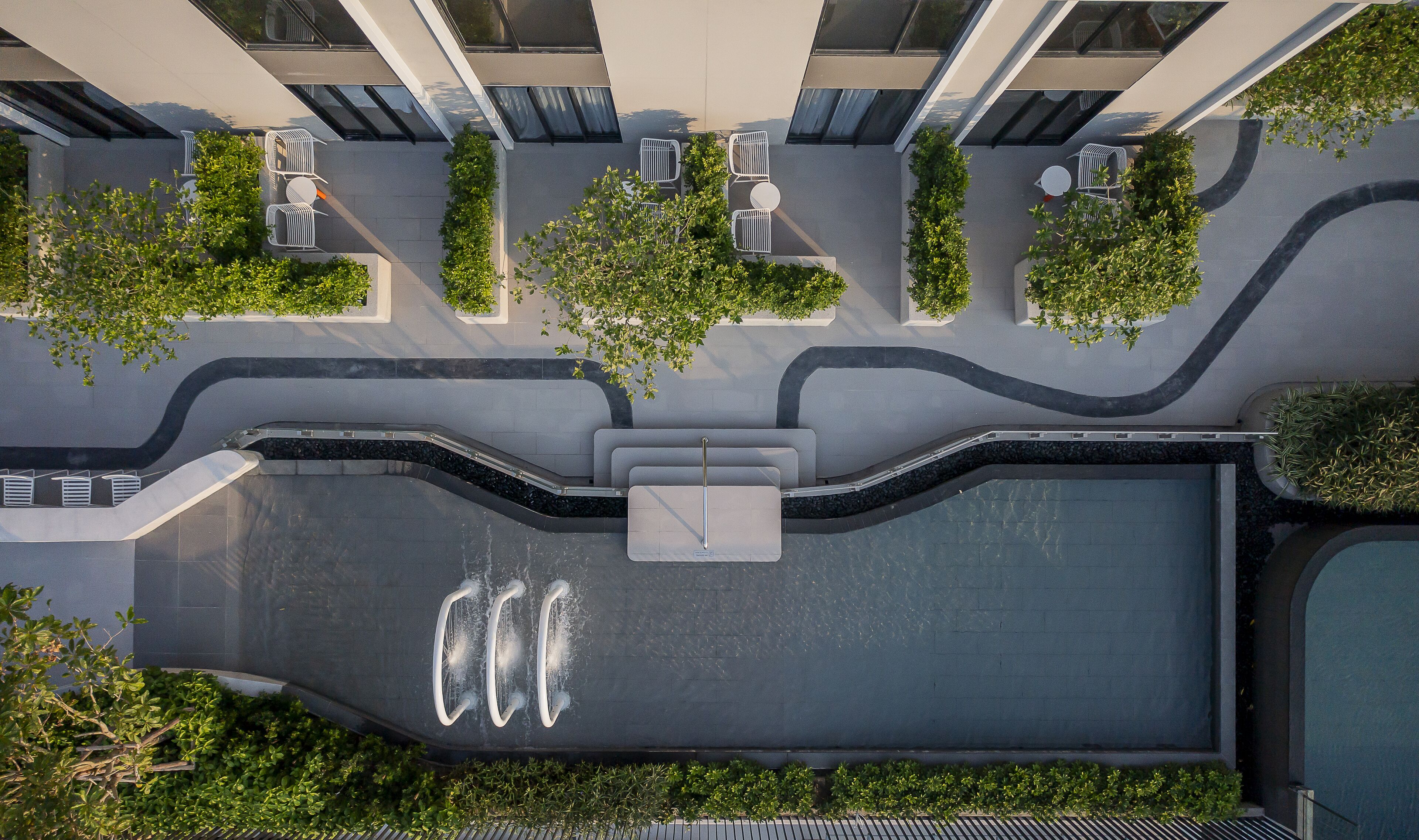 2 piscinas al aire libre