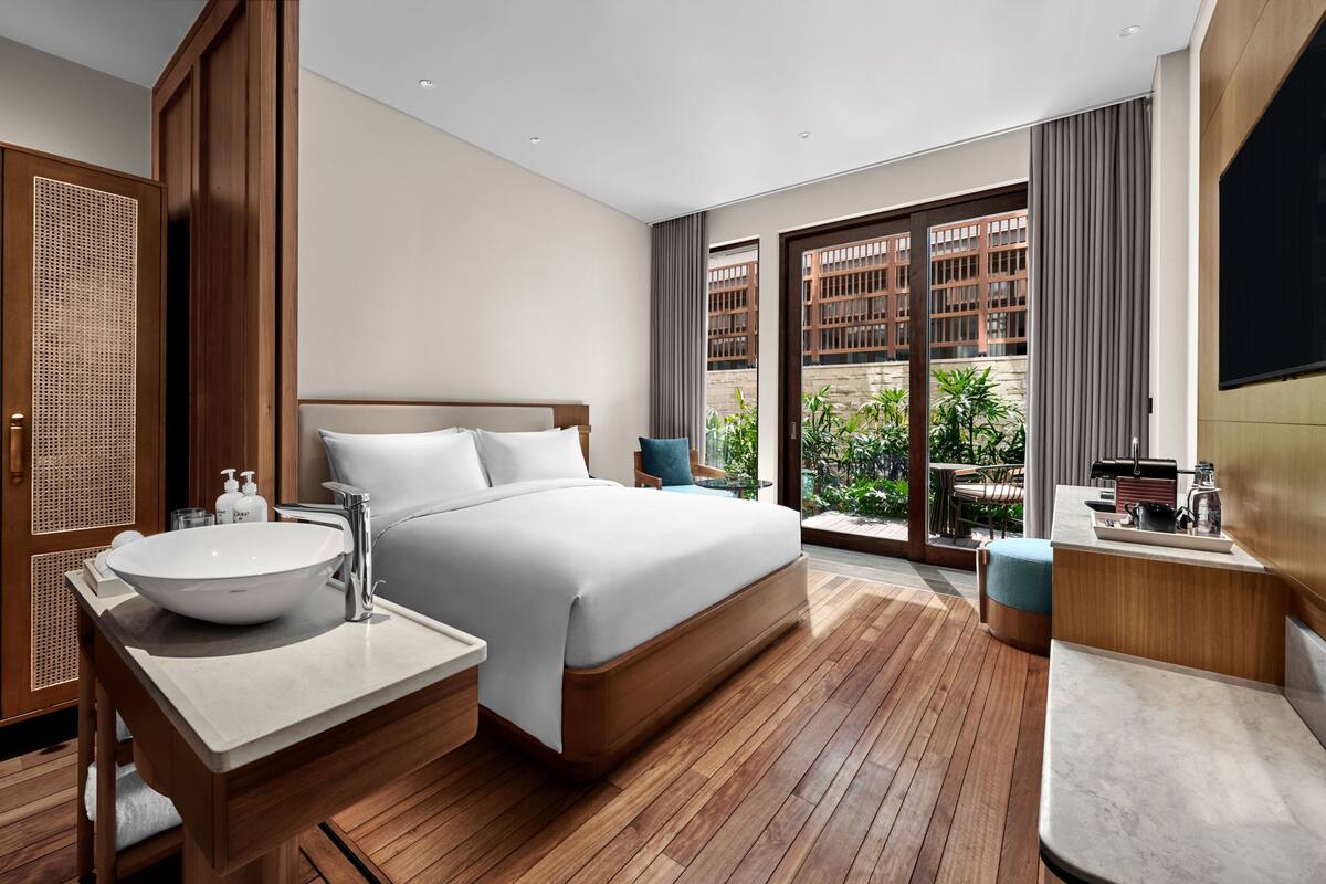 Family Suite, 1 Bedroom (Bunk Beds) | Premium bedding, pillowtop beds, in-room safe, desk