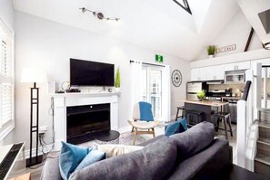 Smart-tv och eldstad