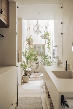 Suite Studio Lune de Miel, balcon, vue ville | Salle de bain
