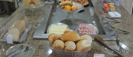 Tägliches inbegriffenes Frühstücksbuffet