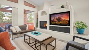 Living area - RedRockViews GreatLocation 4BR 6Beds 3.5Baths DogsWelcome Hiking BBQ HugePatio (Sedona)