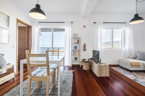 TV - Casa da Ângela - By Wehost (Funchal)