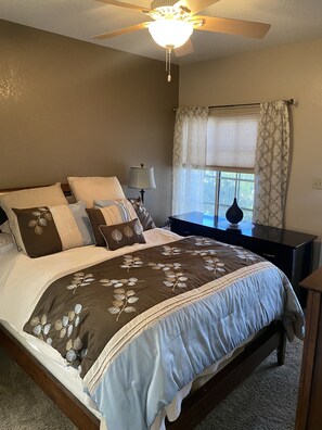 1 室のベッドルーム、WiFi、ベッドシーツ