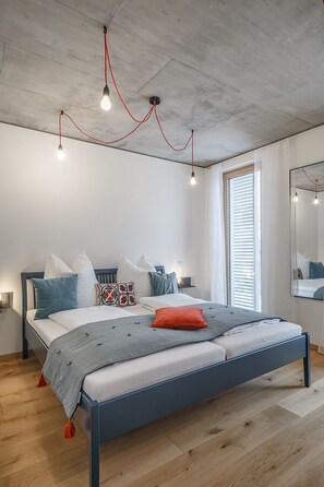 3 habitaciones, tabla de planchar con plancha, wifi y ropa de cama 