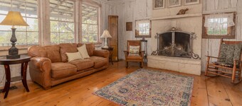 Antique log home, built in 1852 in St. Geneviève, MO