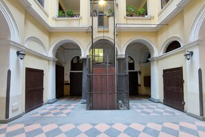 Exterior - Roman Holiday Suites (Rome)