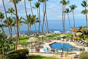 Outdoor pool - Mana Kai Maui Resort (Kihei)