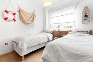 2 chambres, fer et planche à repasser, accès au Wi-Fi (inclus)